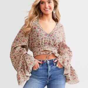 Gimmicks Floral Wrap Top Blouse Cropped Blouse Size XS V Neck Woven Bell Sleeves
